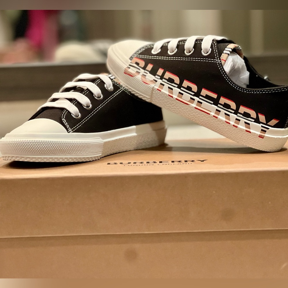 Burberry Larkhall Sneakers